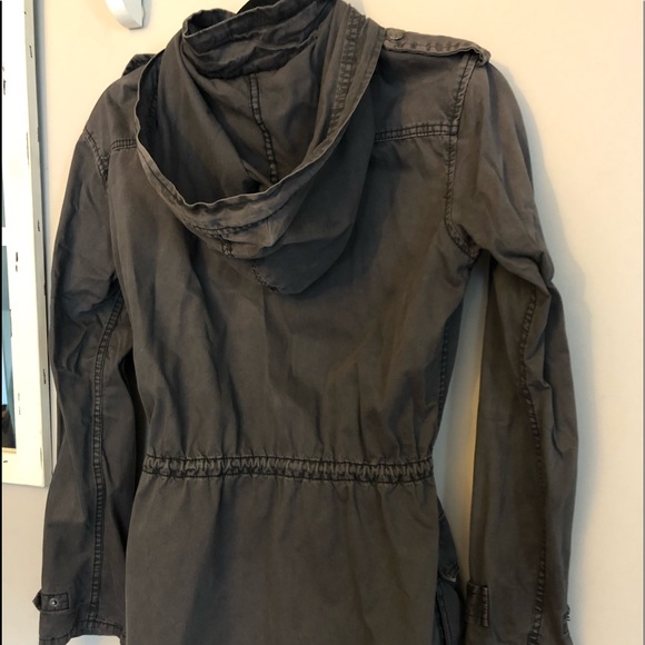 Talula (Aritzia) Raincoat - excellent condition. - Picture 7 of 7